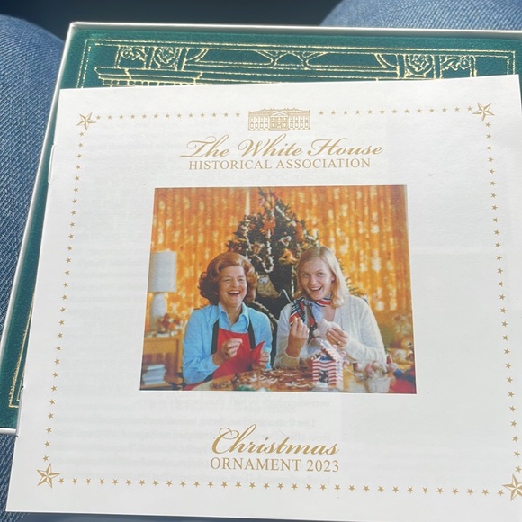 The White House Christian ornament 2023 - Picture 3 of 3